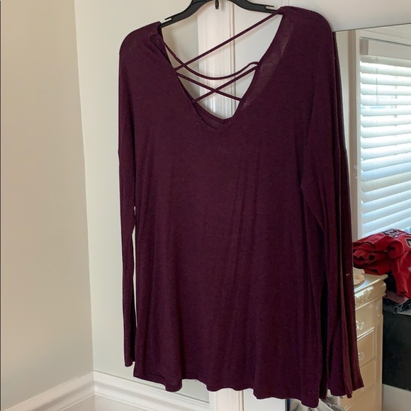 💛(3 for $20) Garage wine colored open back shirt - Picture 2 of 4